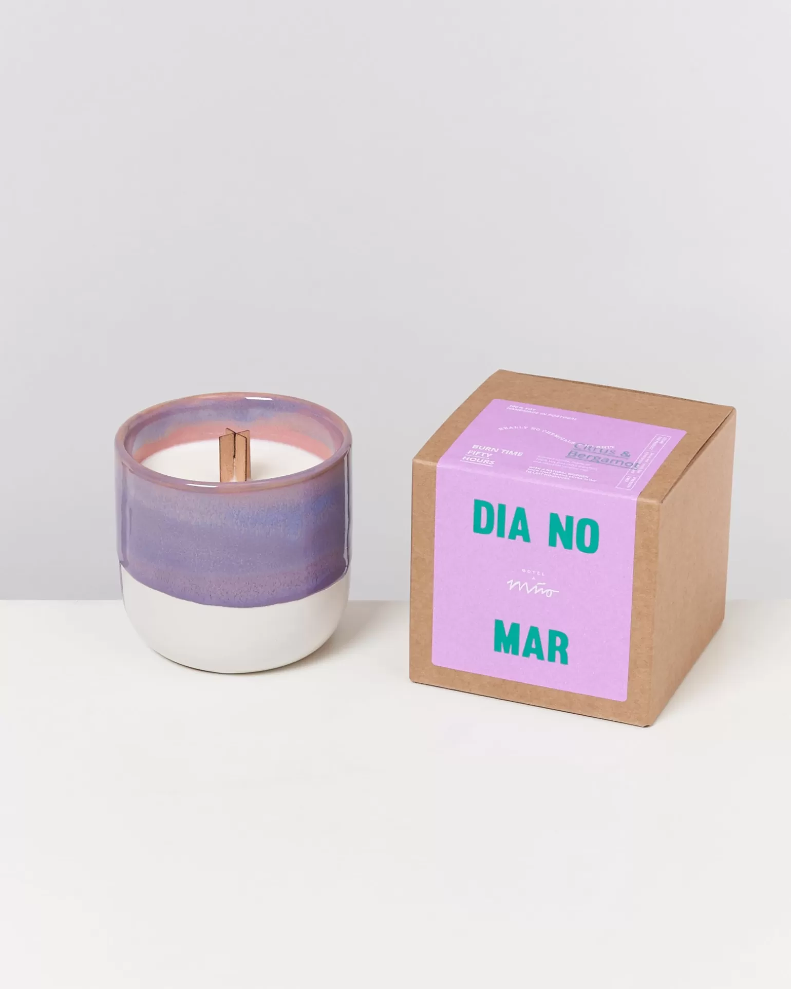 Online Motel a Miio Coimbra - Scented Candle "Dia No Mar" Lilac Pink lila rosa