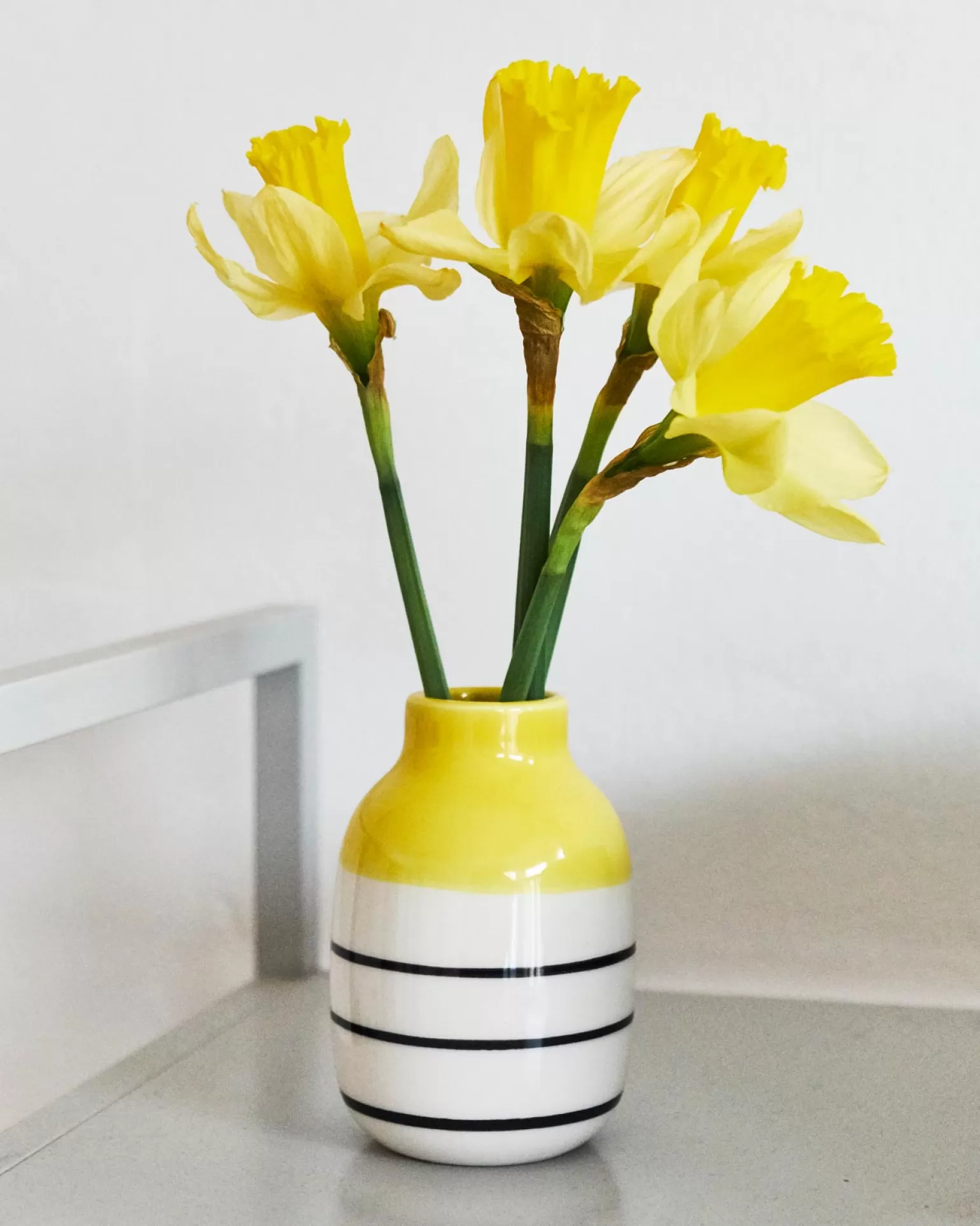 Cheap Motel a Miio Nuno Vase S - Yellow Black Striped gelb schwarz gestreift